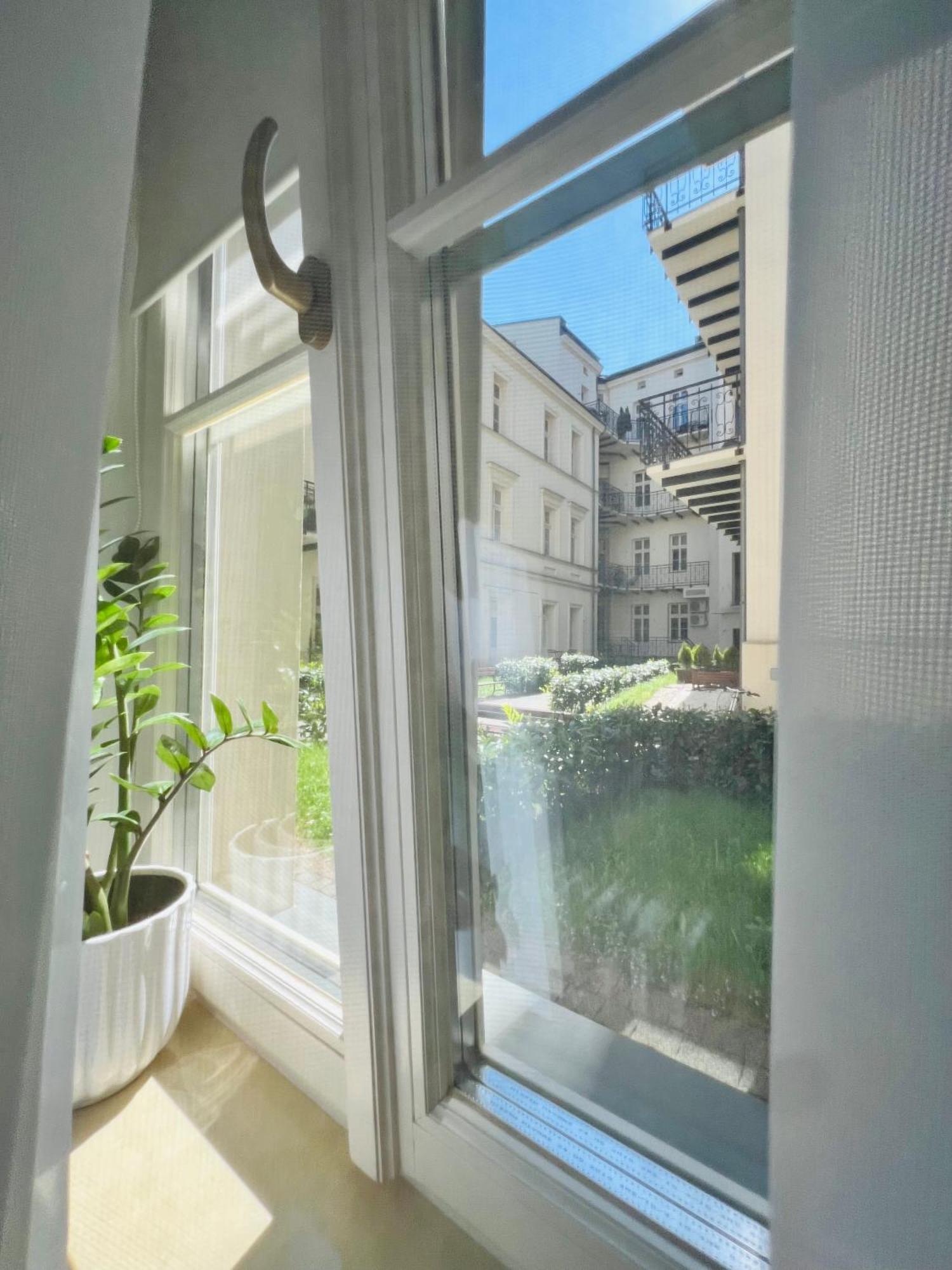 Atrium - Old Town Luxury Apartments - By Upstairs Krakow Exterior photo