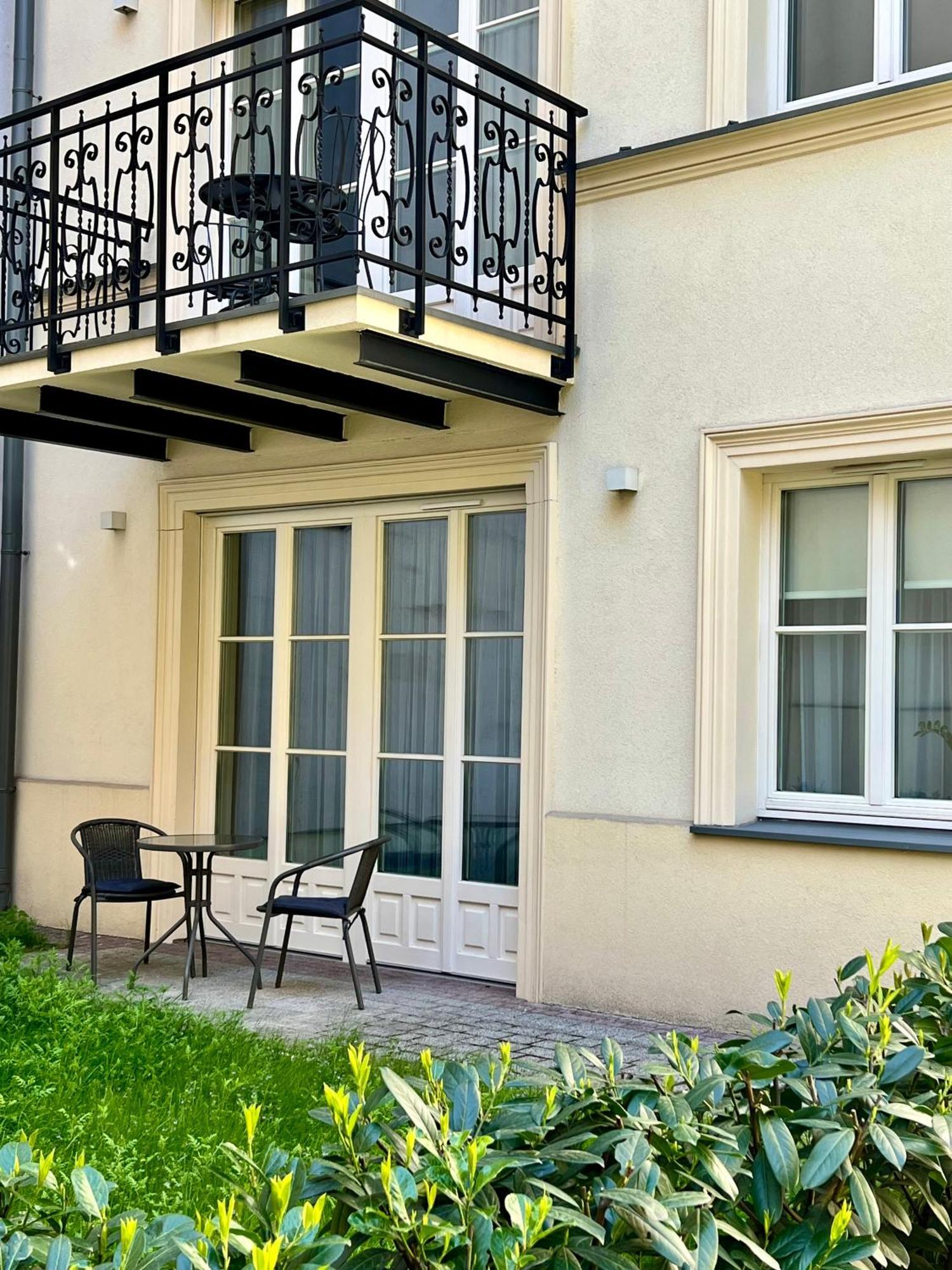 Atrium - Old Town Luxury Apartments - By Upstairs Krakow Exterior photo